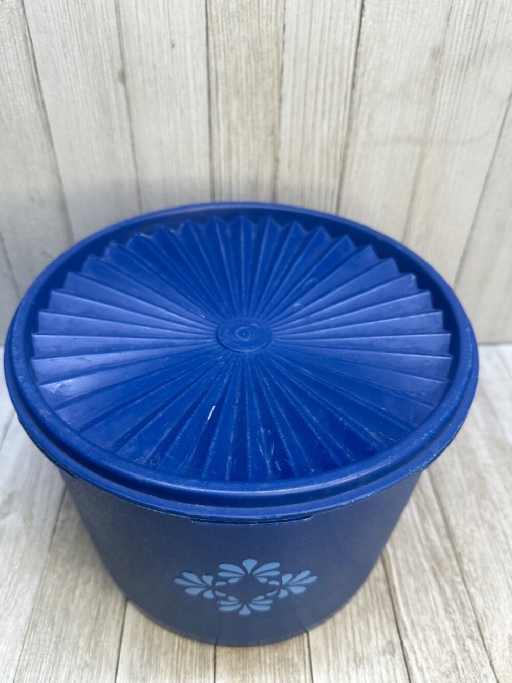 Vtg Blueberry Blue Flower Tupperware 6.5" T Servalier Cannister w/ Lid 8" DIA - Picture 2 of 8